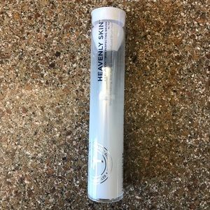 NWT it Cosmetics Heavenly Skin Perfecting Brush